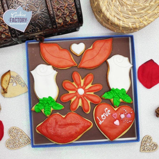 caja galletas personalizadas San Valentin besos y flores